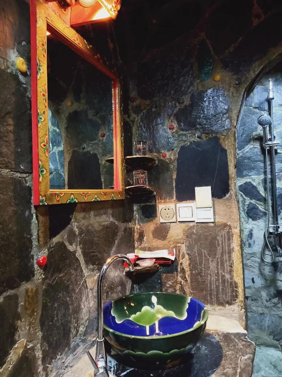 Shambhala Palace Hotel Lhasa Dış mekan fotoğraf