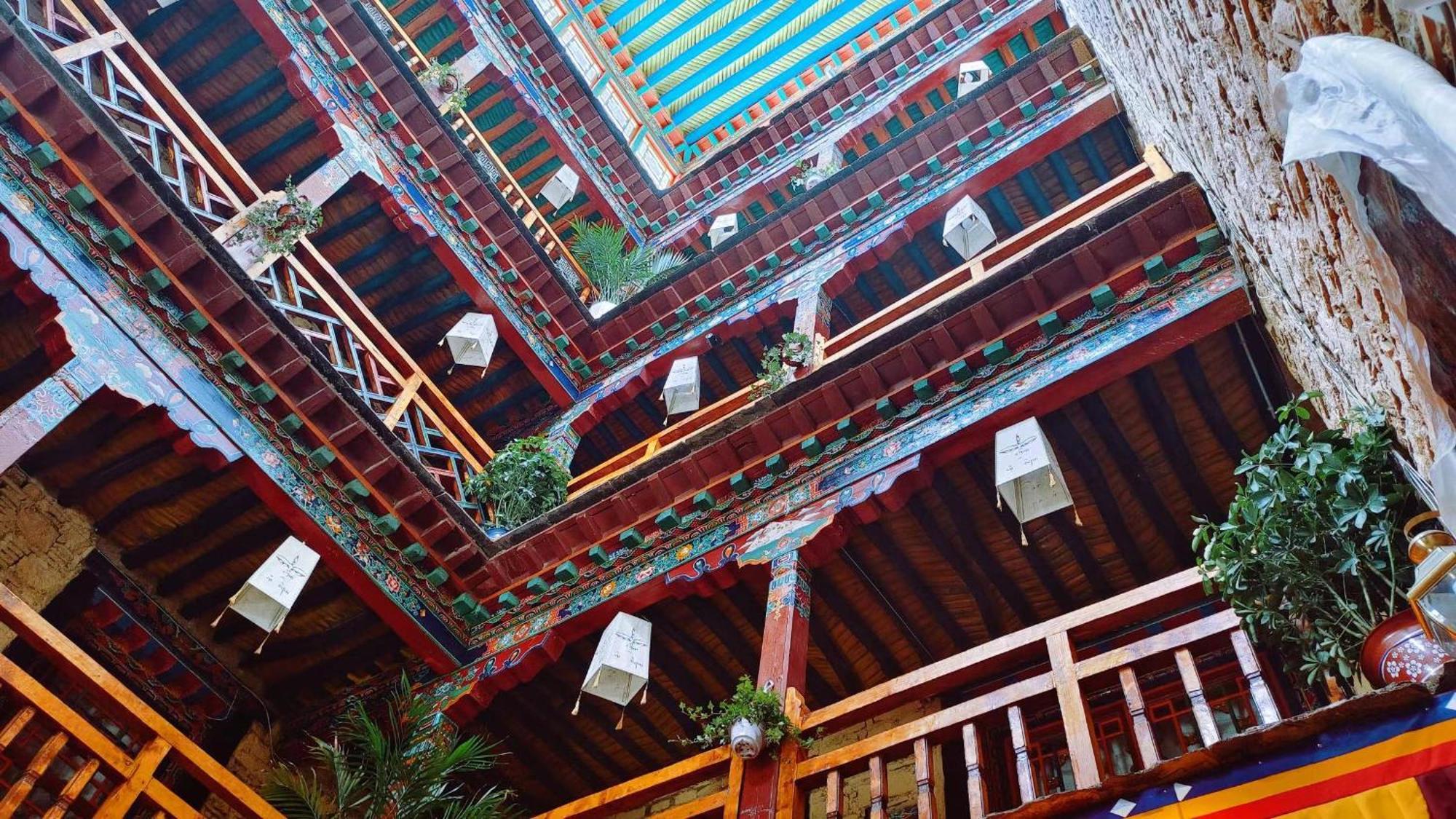 Shambhala Palace Hotel Lhasa Dış mekan fotoğraf