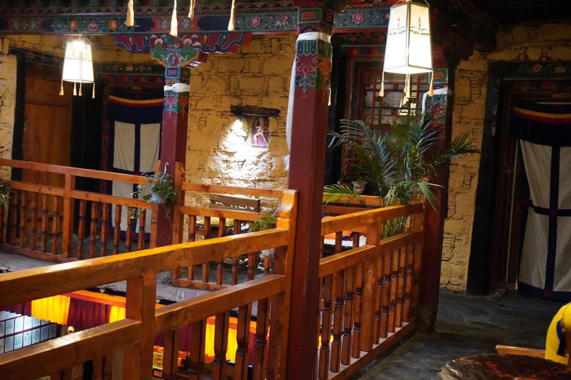 Shambhala Palace Hotel Lhasa Dış mekan fotoğraf